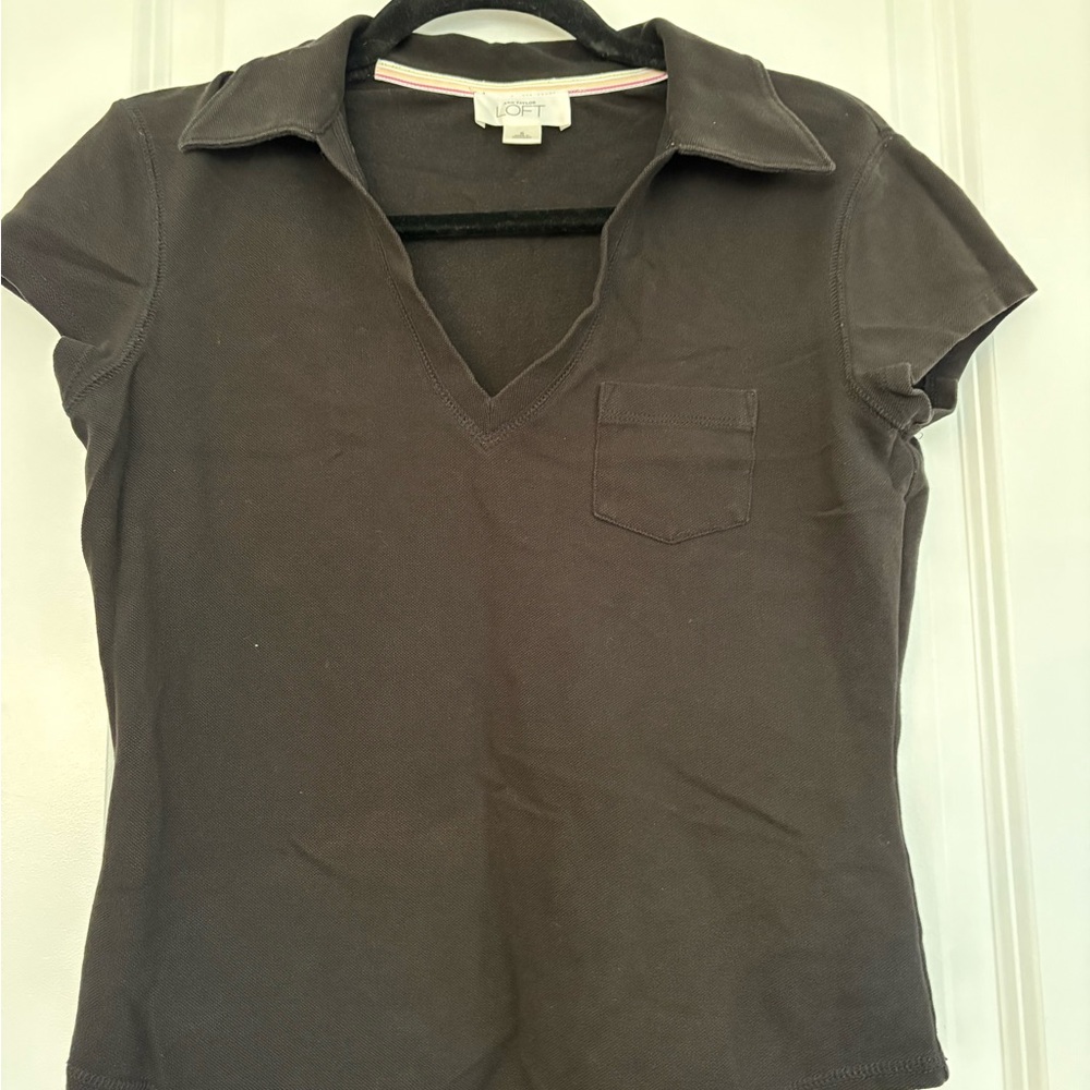 Ann Taylor LOFT Women Small V-Neck Short Sleeve Knit Pocket Black collar T-Shirt